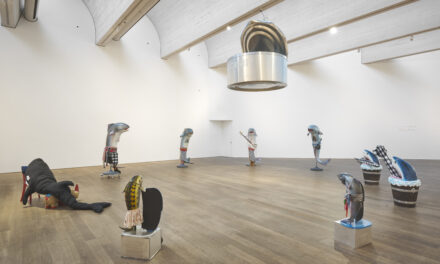 Songs for Gay Dogs : le carnaval absurde de Cosima von Bonin sur l’identité et le pouvoir